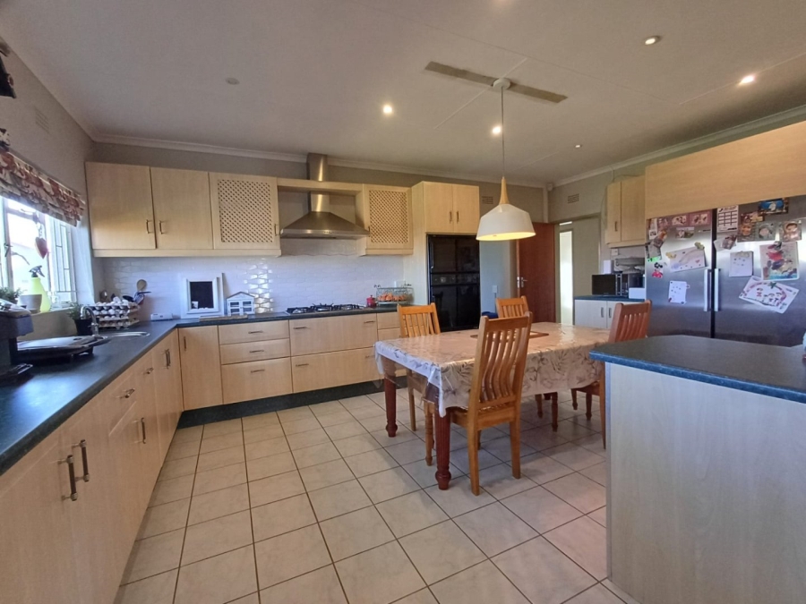 4 Bedroom Property for Sale in Flamwood North West